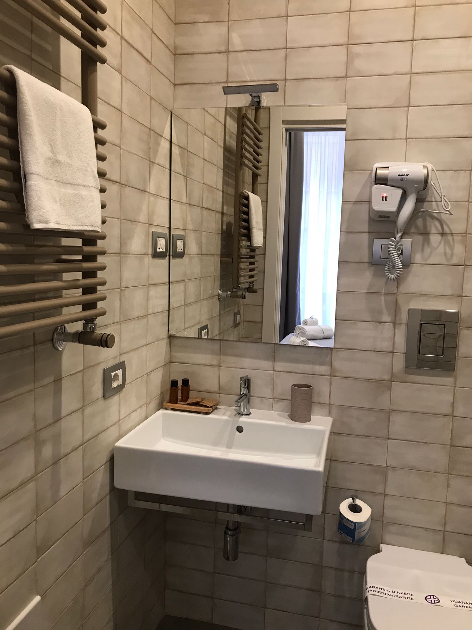 Camera 203 bagno - camera DLX