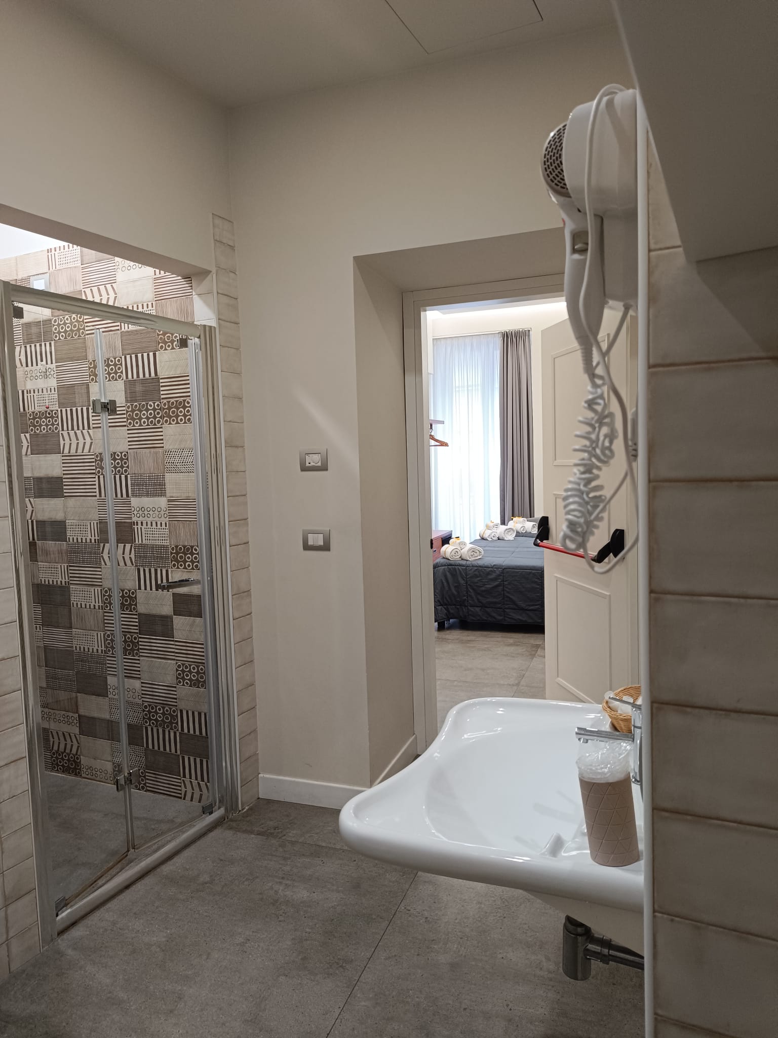 camera 205 - bagno